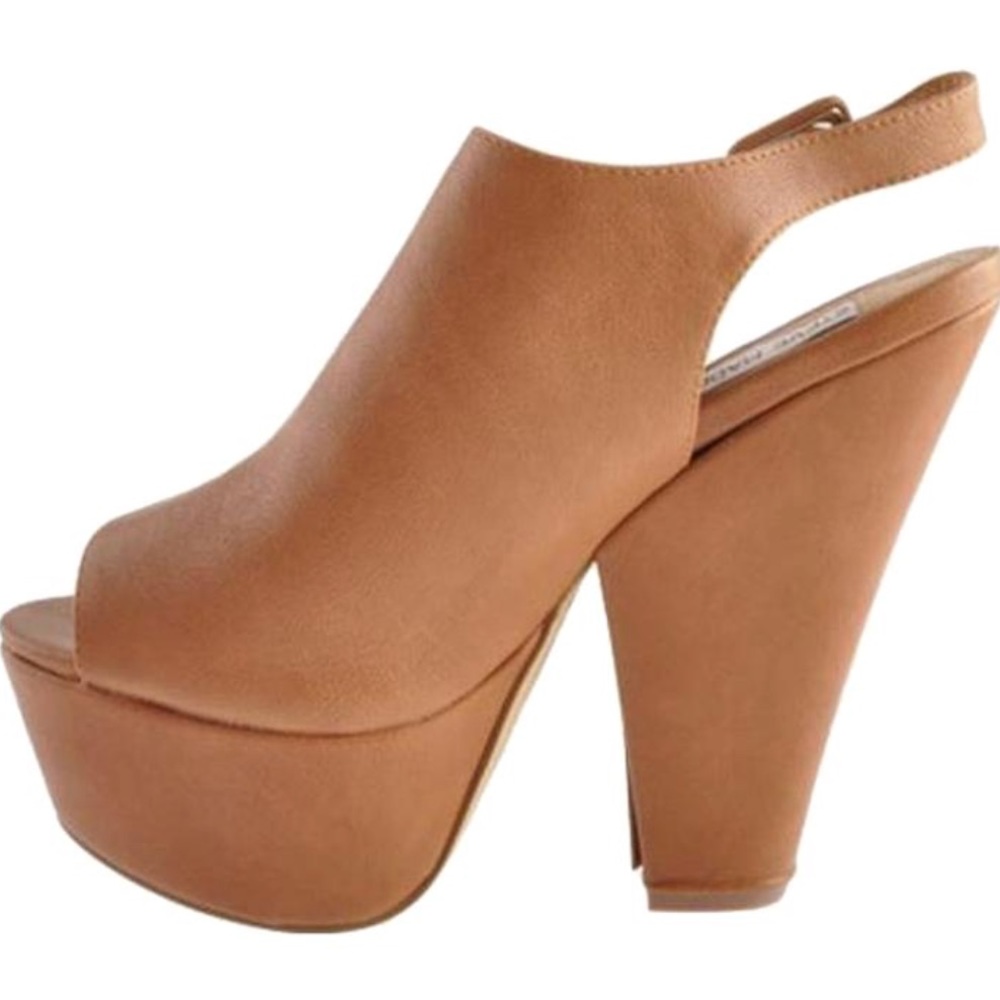 Steve Madden Gabby Platform Wedges!!